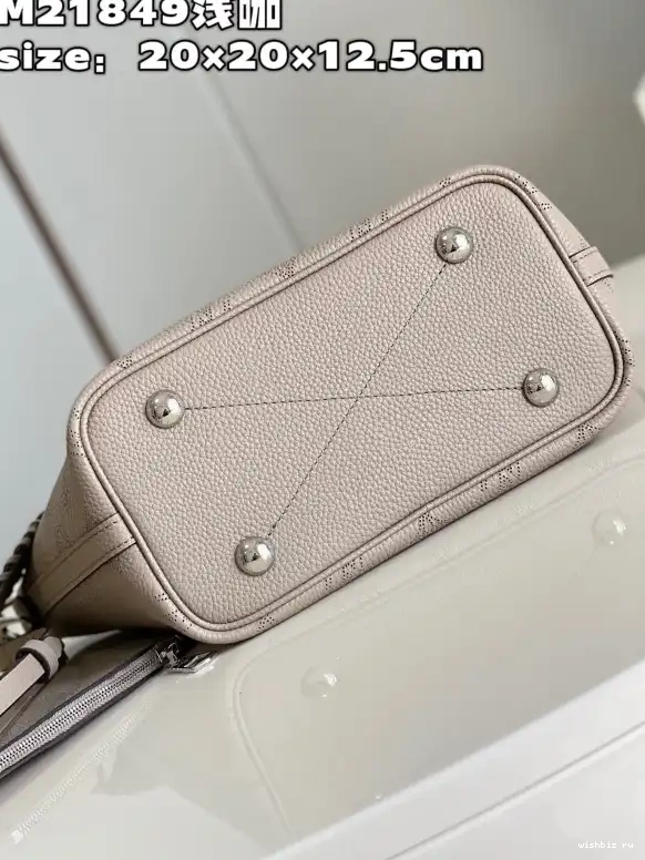 WIS BLOSSOM VUITTON LOUIS PM 0601